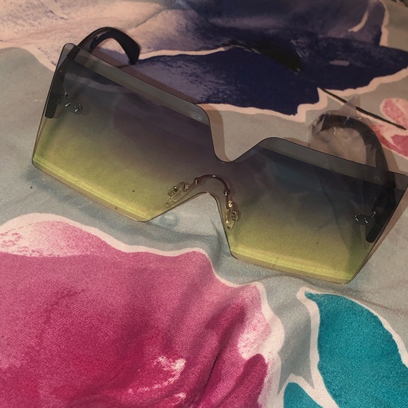 Sunglasses - Picture 1 of 1